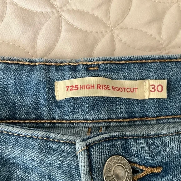 Levi’s 725 High Rise Boot Cut women’s jeans NWOT - Picture 4 of 5